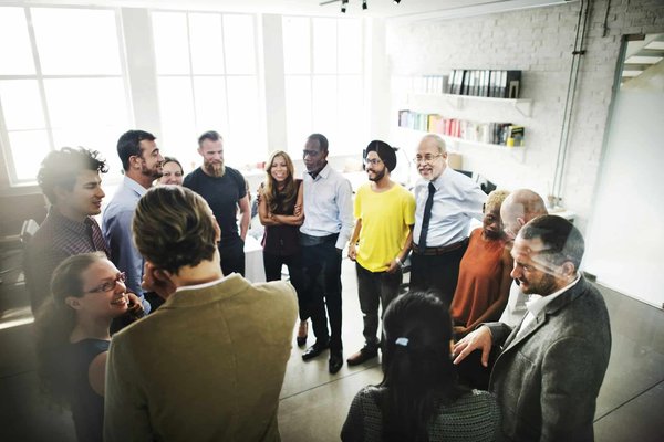 Comment développer des partenariats entre les universités et les industries pour promouvoir l'innovation?